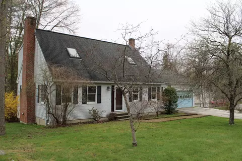 25 Laverne Dr, Rutland, VT 05701