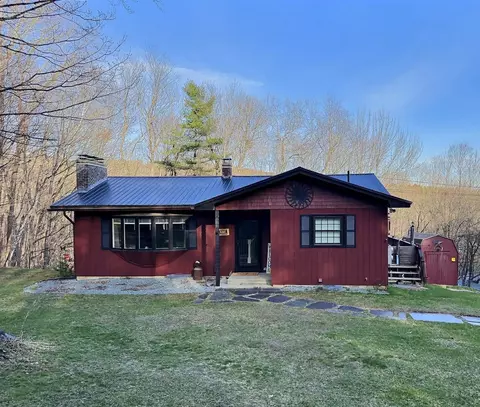 1568 Spaulding Rd, Saint Johnsbury, VT 05819