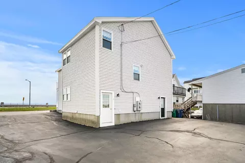 Exterior - 501 Ocean Blvd #1, Hampton, NH 03842 photo 3 of 7