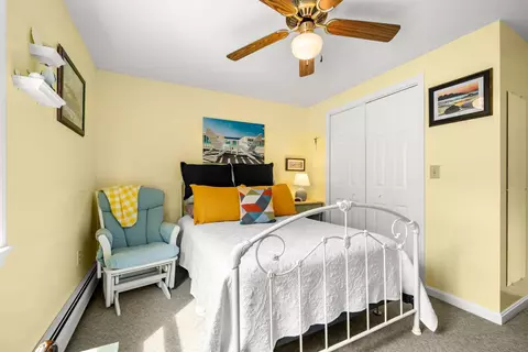 Bedroom - 501 Ocean Blvd #1, Hampton, NH 03842 photo 4 of 7