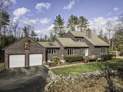 81 Deer Ridge Dr, Barrington, NH 03825