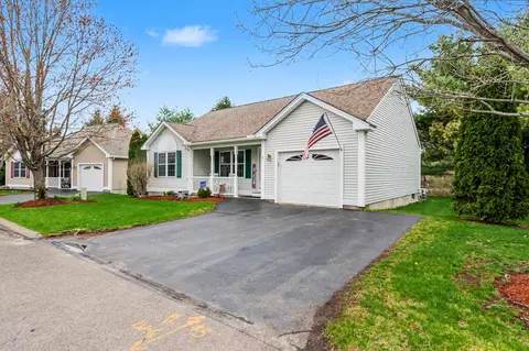 5 Madeleine Ct, Hudson, NH 03051