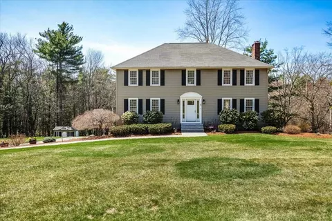 5 Nutfield Dr, Londonderry, NH 03053