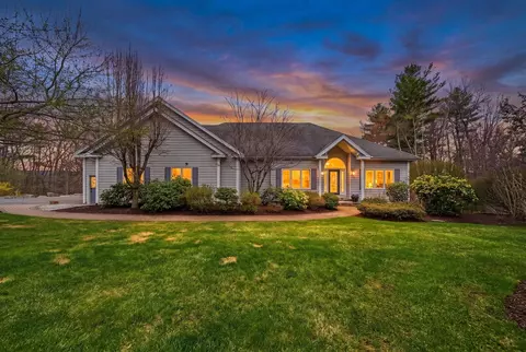 8 Ledgewood Dr, Londonderry, NH 03053