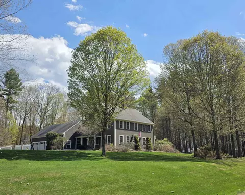 62 Elizabeth Ln, Hopkinton, NH 03229