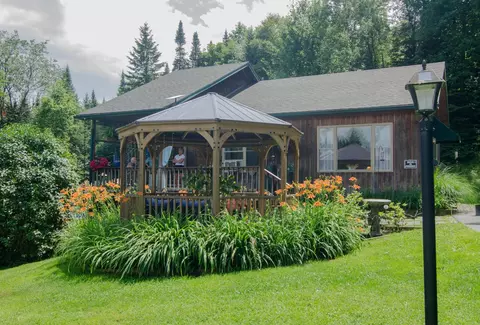 488 Kittredge Rd, Barton, VT 05822