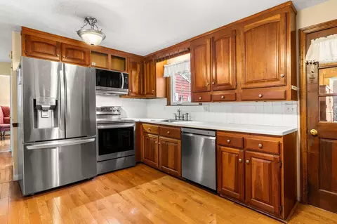 Kitchen - 6 Sirod Rd, Windham, NH 03087 photo 4 of 5