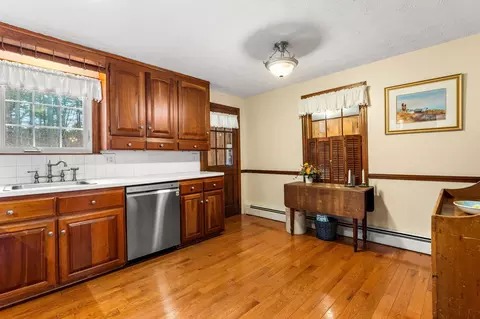 Kitchen - 6 Sirod Rd, Windham, NH 03087 photo 1 of 5