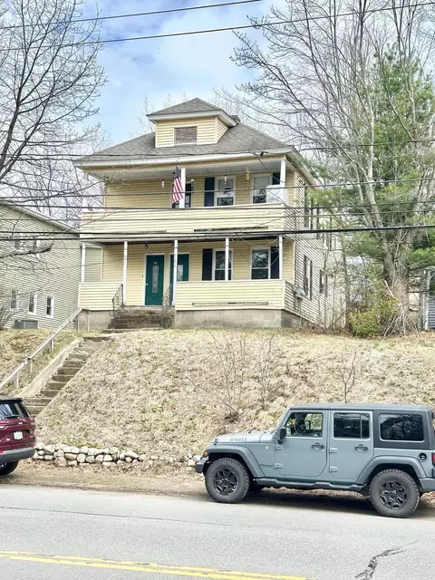 477-479 Calef Rd, Manchester, NH 03103