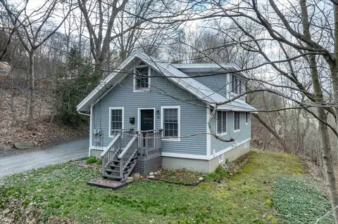 15 Grove St, Springfield, VT 05156