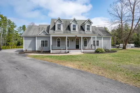 3 Foxberry Dr, New Boston, NH 03070