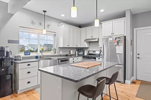 150 Rye Cir, South Burlington, VT 05403