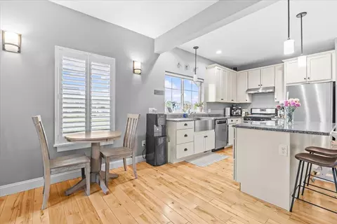 150 Rye Cir, South Burlington, VT 05403