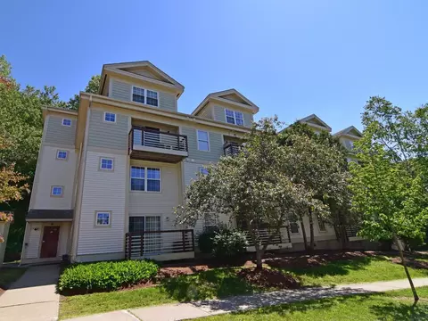 243 Hildred Dr, Burlington, VT 05401