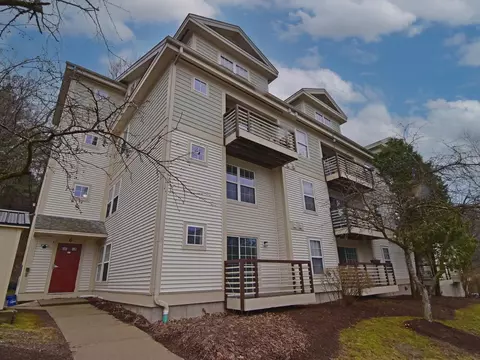 243 Hildred Dr, Burlington, VT 05401