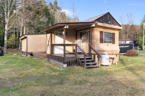 8 Dorf Auf Radar Rd, Wilmington, VT 05363