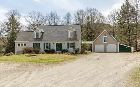 147 Pleasant View Ln, Chester, VT 05143