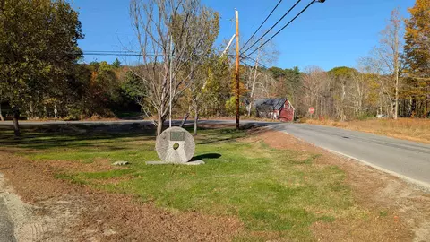 281 Hodgdon Rd, Weare, NH 03281