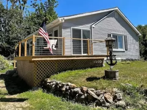 35 Lake Rd, Epsom, NH 03234