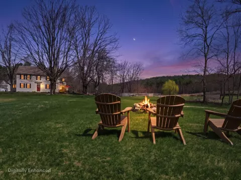5 Old Manchester Rd, Amherst, NH 03031