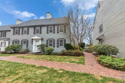 7 Governor Sq, Peterborough, NH 03458