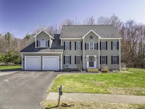 12 Maize Dr, Somersworth, NH 03878