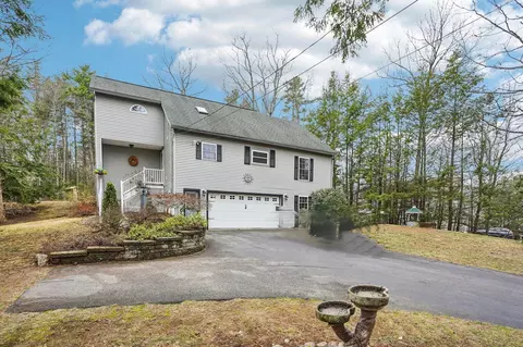 19 G H Carter Dr, Danville, NH 03819
