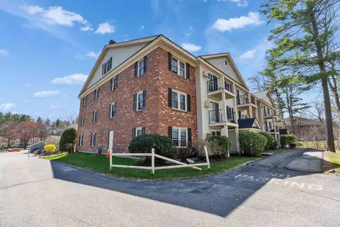 1 Northbrook Dr #102, Manchester, NH 03102
