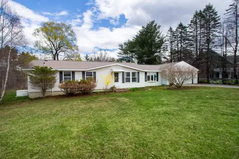 52 Sanborn Rd, East Kingston, NH 03827