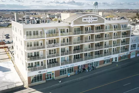275 Ocean Blvd #303, Hampton, NH 03842
