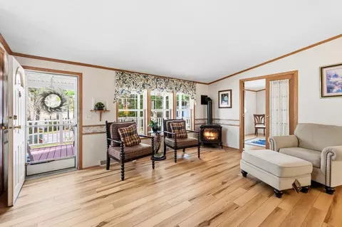 10 Lark Ln, Rochester, NH 03868