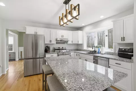 10 Upton Rd, Mont Vernon, NH 03057