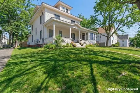 14 Pleasant St, Plymouth, NH 03264