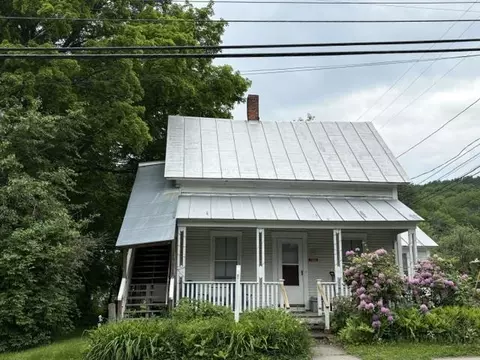 39 Safford Rd, Royalton, VT 05068