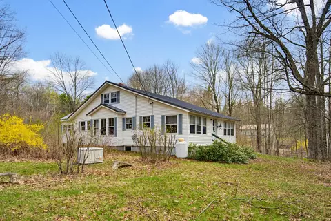 43 Old County Rd, Deering, NH 03244
