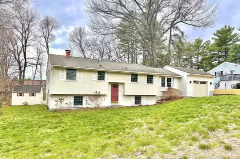 19 Pinewood Dr, Merrimack, NH 03054