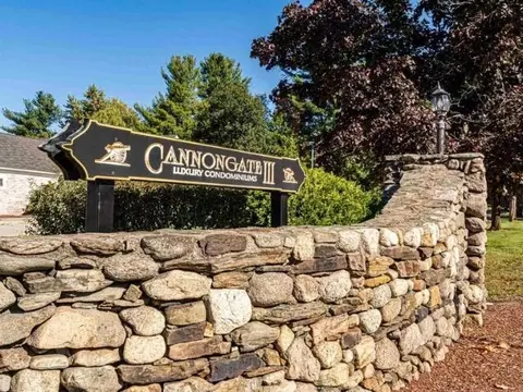 161 Cannongate Iii Dr, Nashua, NH 03063