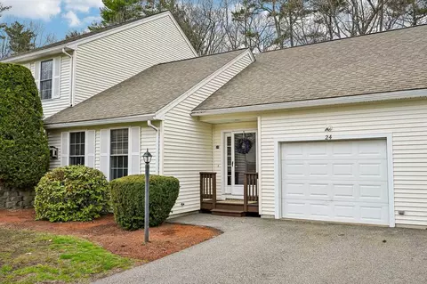 4 Patriot Dr #24, Hampstead, NH 03826