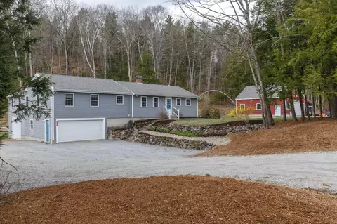 1057 Bound Tree Rd, Hopkinton, NH 03229