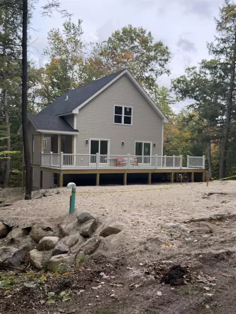 98 Wintersport St, Moultonborough, NH 03254
