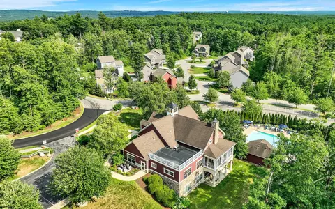 163 Woodview Way #2, Manchester, NH 03102