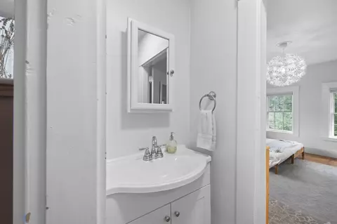 Bath - 64 Kingston Rd, Exeter, NH 03833 photo 3 of 3