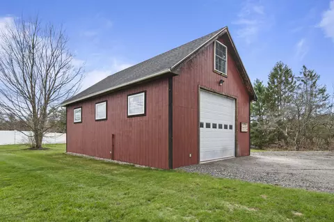 Exterior - 64 Kingston Rd, Exeter, NH 03833 photo 7 of 10