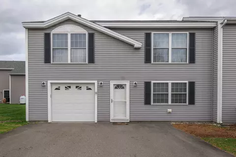 15 Red Sox Ln #15, Raymond, NH 03077