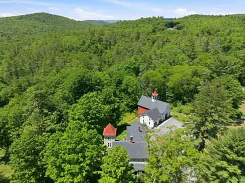 183 Waterloo St, Warner, NH 03278