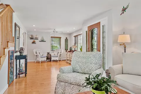 Entry Way - 7 Redman St, Hampton, NH 03842 photo 6 of 10