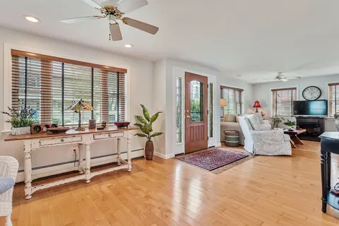 Entry Way - 7 Redman St, Hampton, NH 03842 photo 5 of 10