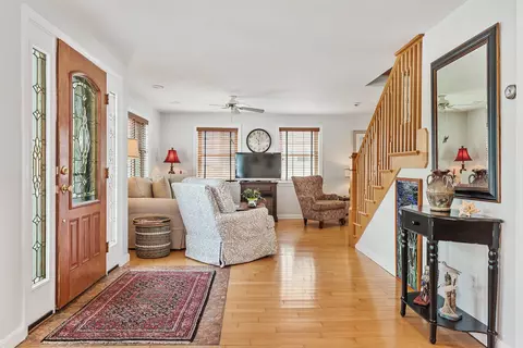 Entry Way - 7 Redman St, Hampton, NH 03842 photo 3 of 10