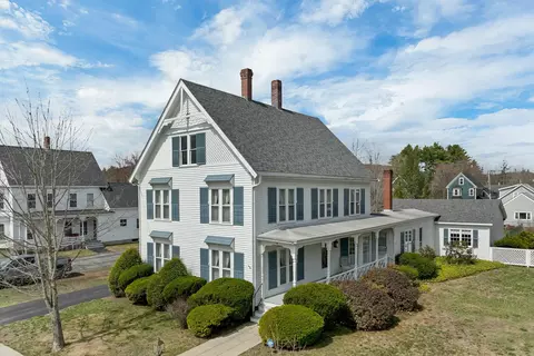 19 Church St, Alton, NH 03809