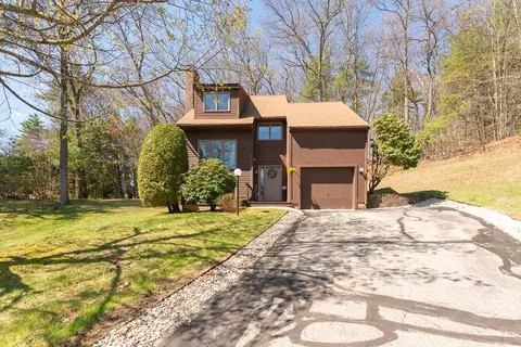 21 Gloucester Ln #21, Nashua, NH 03063